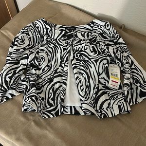 NWT Karen Kane black & white abstract print swing jacket, size M.